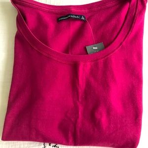 Abercrombie Women’s short sleeve scoop shirt